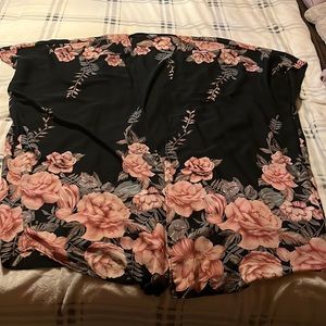 Floral batwing wrap ❤️